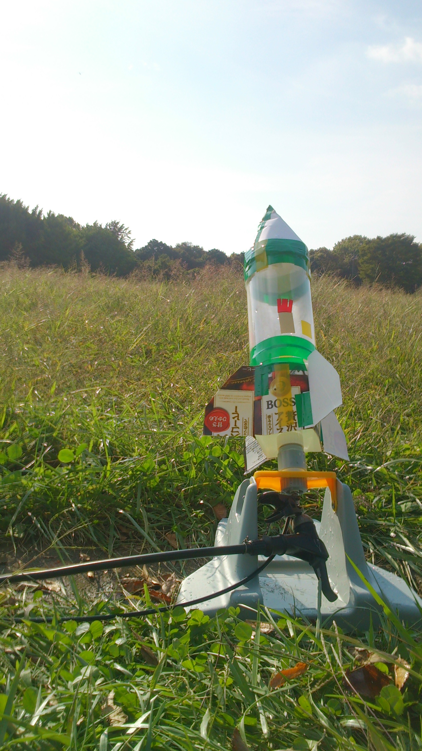 水ロケットの実験 芳賀サイエンスラボ